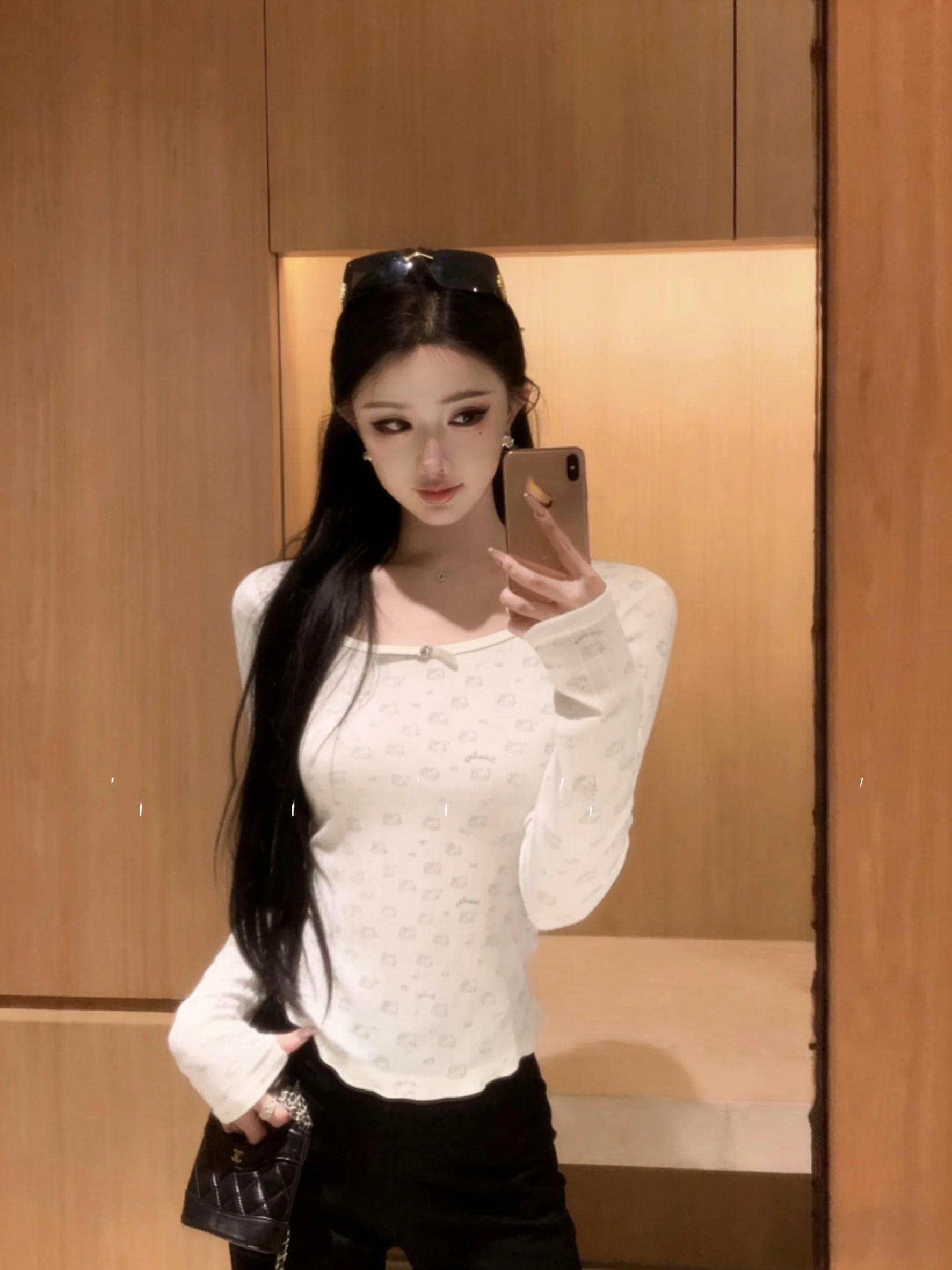 

Seoul Limited Kitty Print Long Sleeve Women's T-Shirt Sweet Style Fitted Base Layer Top Breathable Cotton Spring Fashion