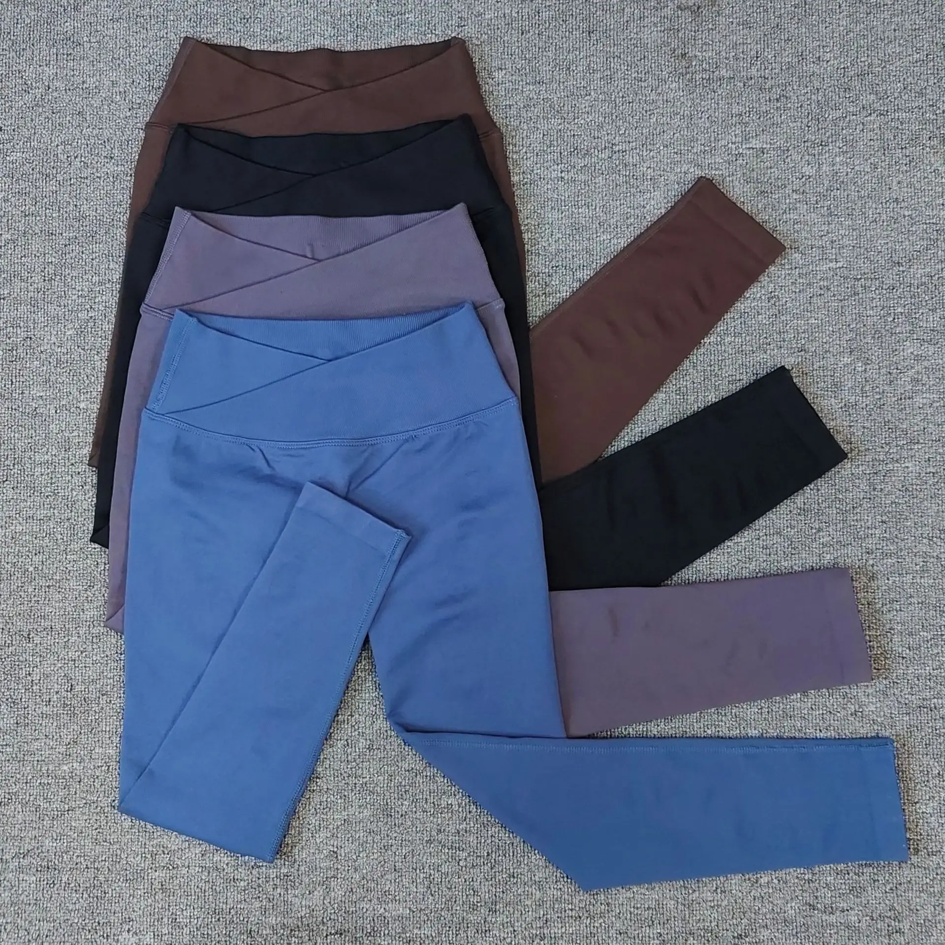 DF-pantalones largos deportivos de cintura cruzada para Yoga, pantalones deportivos sin costuras para correr, serie V, levantamiento de glúteos, cara feliz, novedad