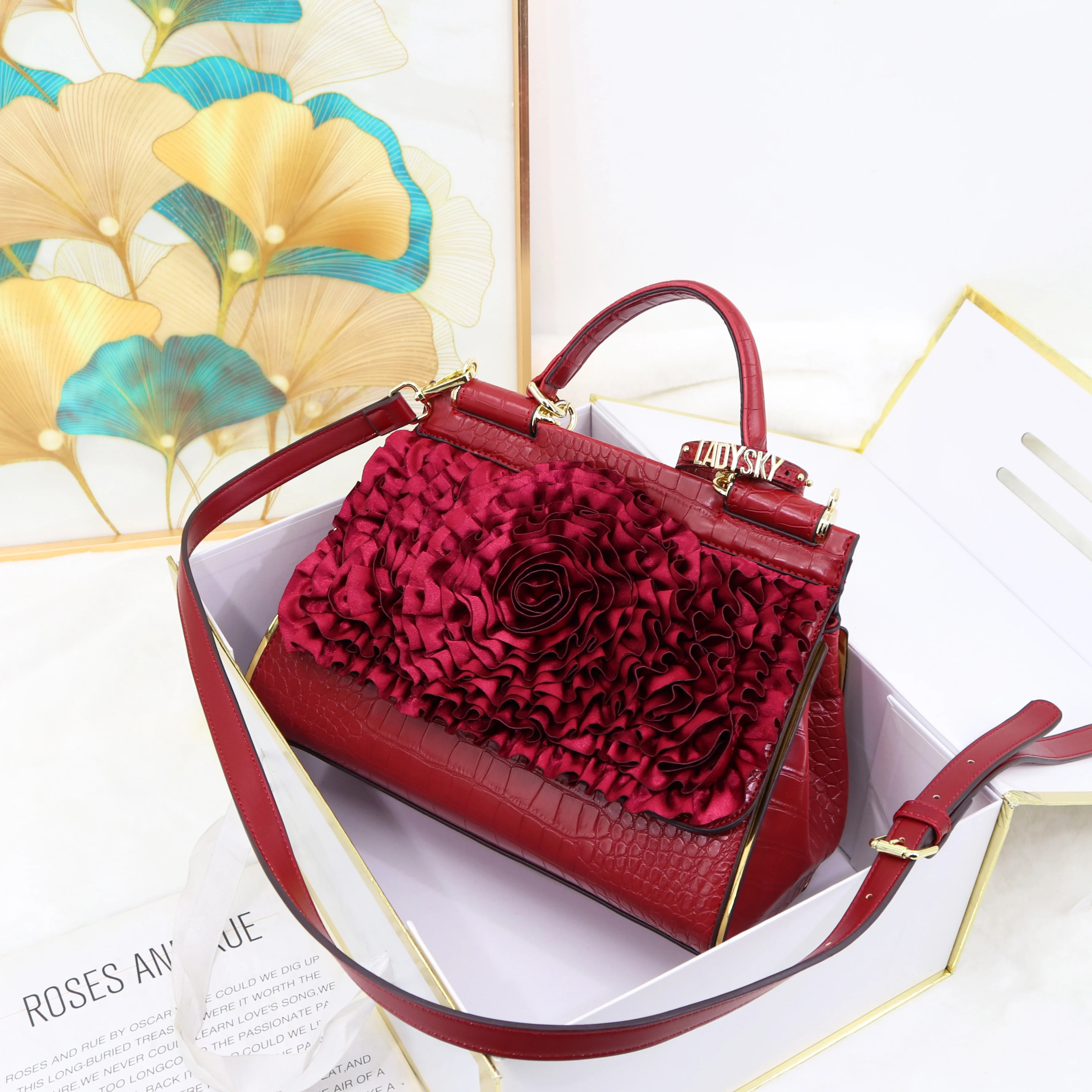 

Handbag Women Fashion Ladies Bag Top Selling Handbag Luxury Crocodile Elegant Ladies Bag Lotus Leaf Female Bag with Bangle 30 cm