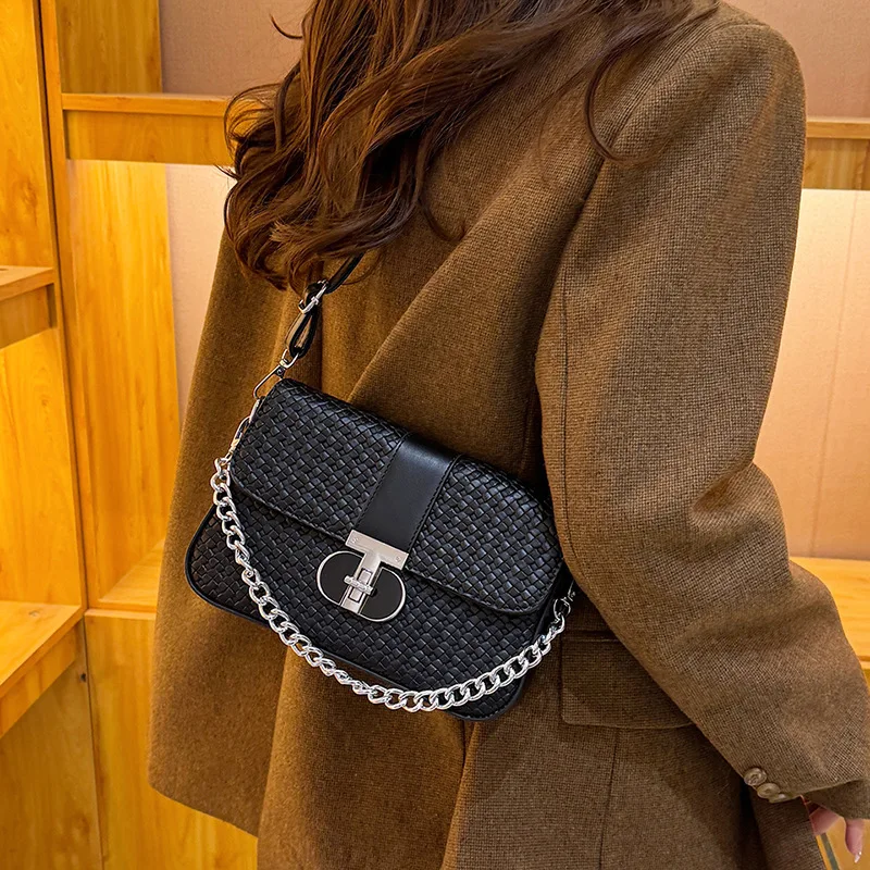 

2024 French-Style Underarm Bag - High-End Influencer Look, Versatile Crossbody for Commuting & Casual