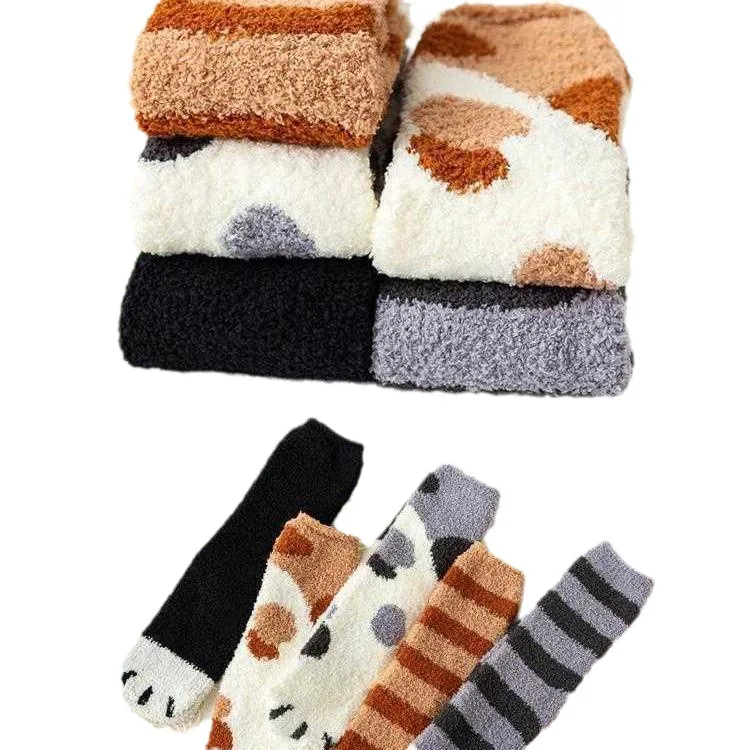 Kawaii Cartoon Weiße Socken für Frauen Nette 3d Hund Katze Pfote Muster Weibliche Fleece Warme Lustige Socken Hause Boden Schlafen Korallen Fleece