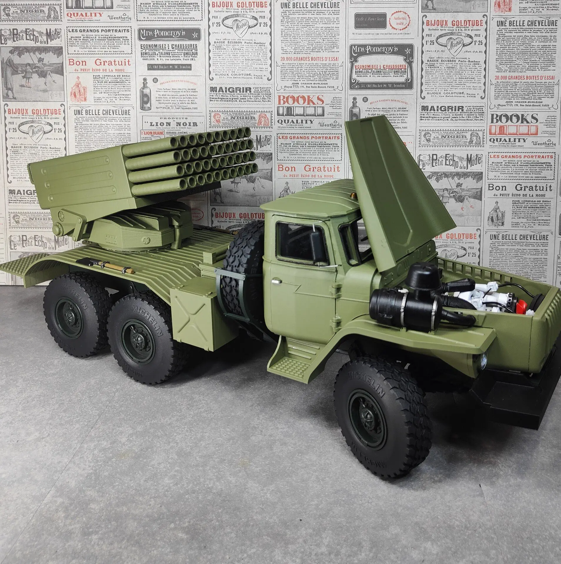 

1/14 3D Printed Russian BM21 Grad Rocket Launcher Model with YaMZ238 Engine Movable Steering Wheels Military Ornament