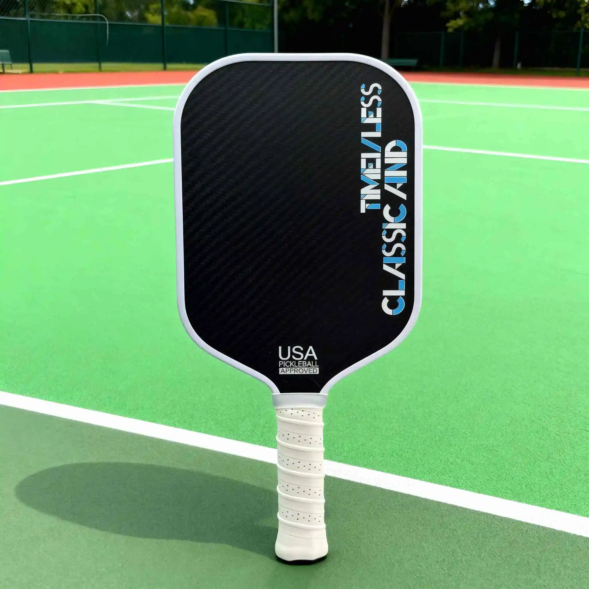 

Heat-pressed monocoque construction with 3K carbon fiber material Pickleball paddle