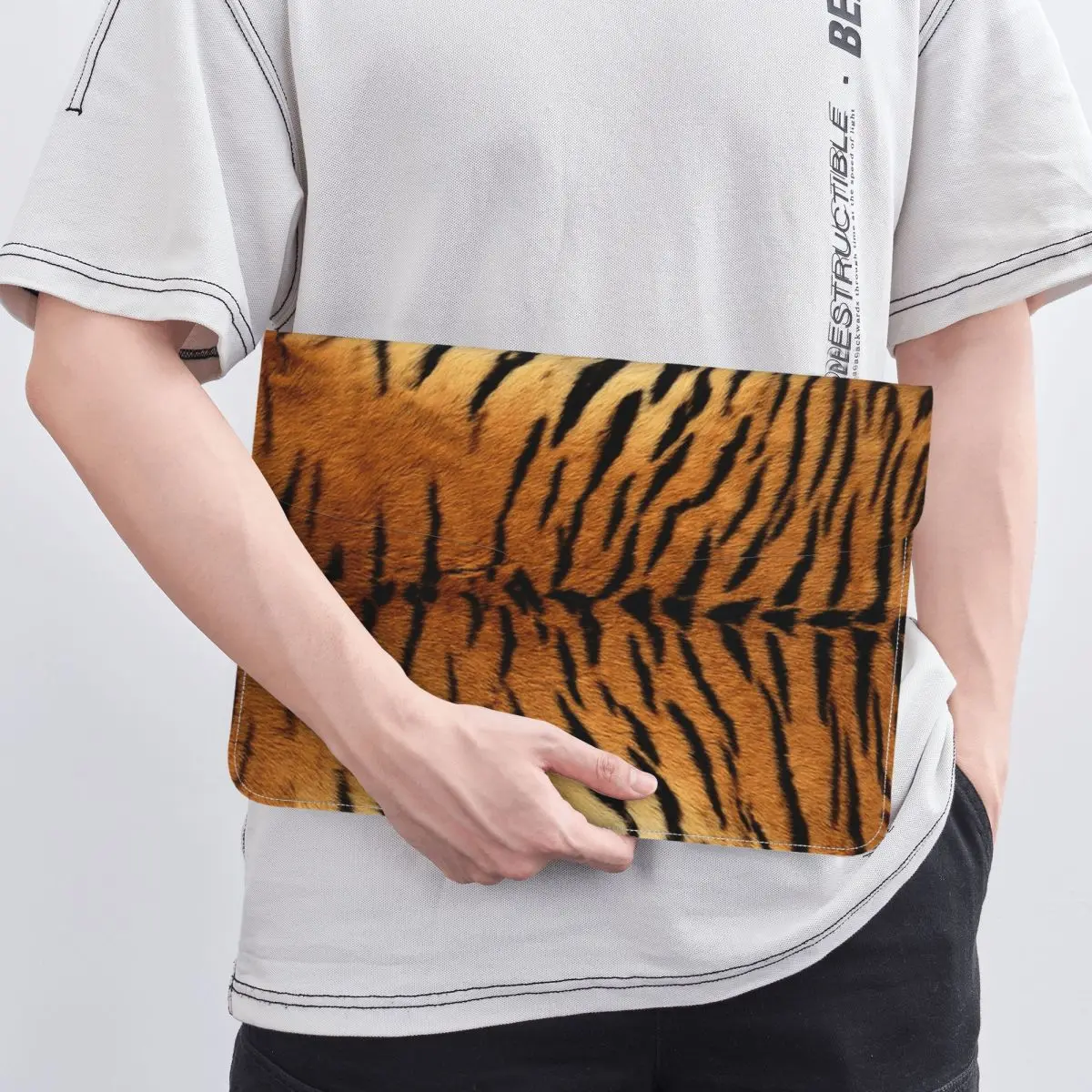 Tiger Fur Sketch Color Picture PU Leather Horizontal Laptop Sleeve Shockproof Soft Lining Notebook Case 13 Inch