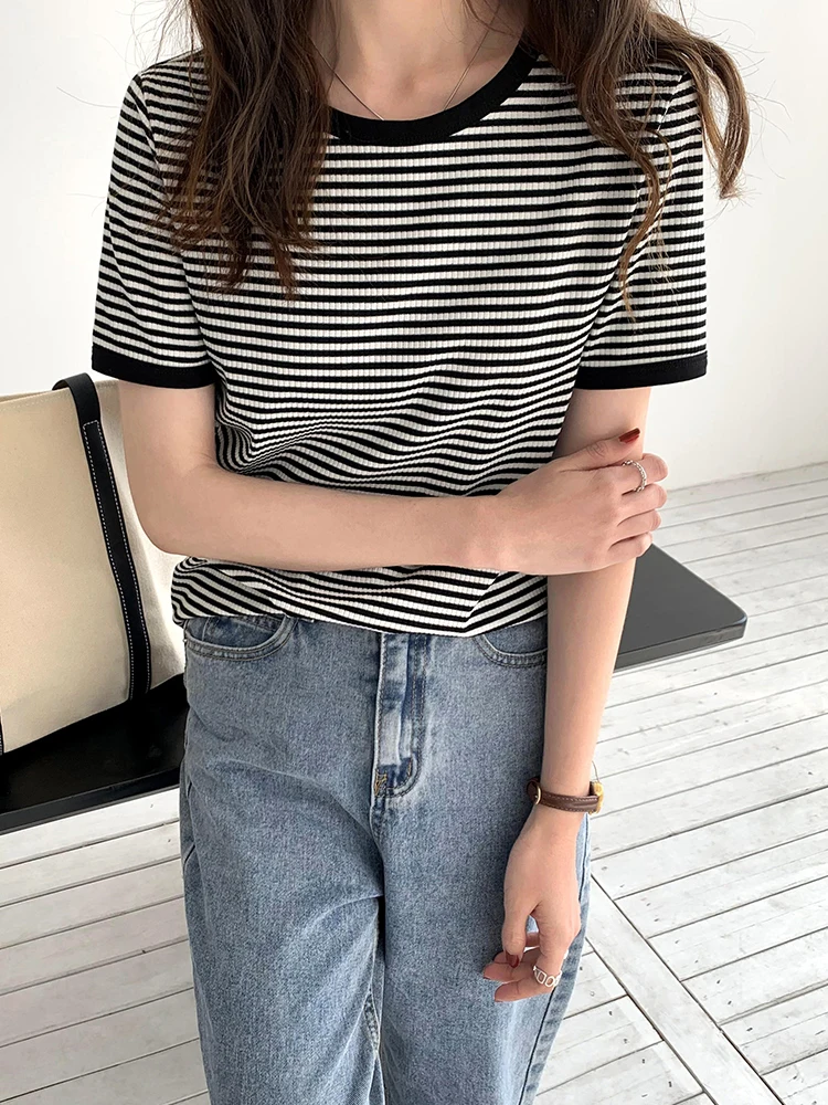 Striped Short Sleeve T-shirt Women\'s Summer New Korean Version Loose Retro Contrast Slim Round Neck Top Women\'s Fashion Casual