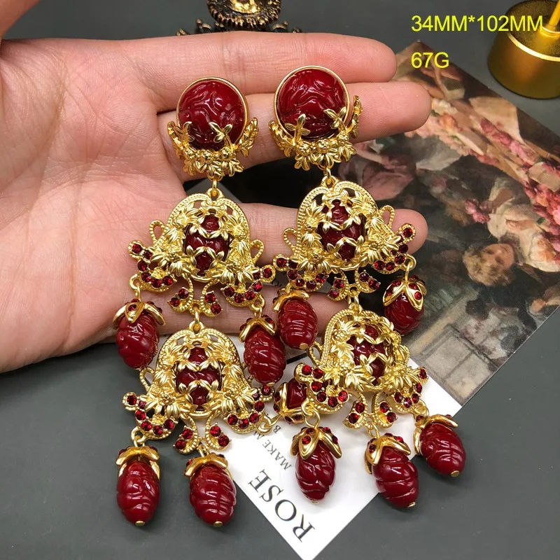 

Medieval Western Style Red Shoulder-sweeping Long Fringed Stud Earrings, Earrings with Real Gold Plating, Elegant and Versatile