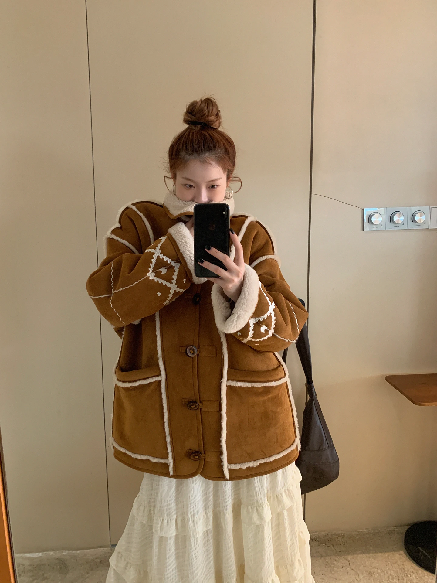 Rouge Celebri agneau fourrure Jaet femmes décontracté coton manteau couleur café coton rembourré beau et attrayant ort vêtements d'extérieur