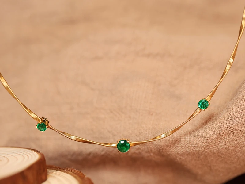 LUOWEND 100% 18K Yellow Gold Necklace Luxury Fashion Design 1.0carat Real Natural Emerald Torques for Women High Party Jewelry
