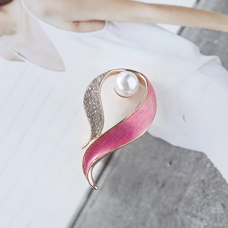 Nueva versión coreana de broche de goteo de aceite de aleación de hoja para mujeres, moda para chicas, accesorios de ropa, broche, venta directa de fábrica