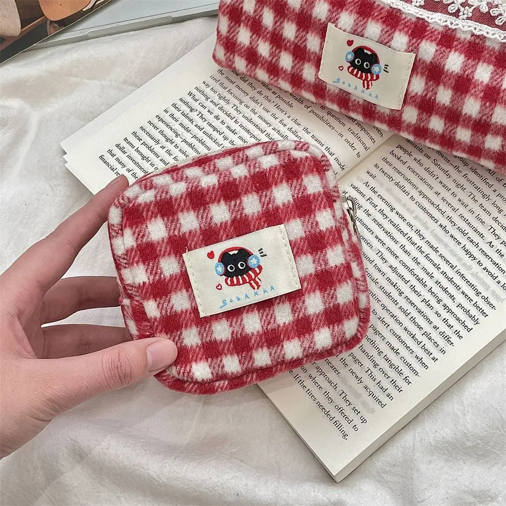 Kawaii Plush Plaid Pencil Case Sweet Cute Plaid Storage Bag Ins Large Capacity Travel Toiletry Pockets Children