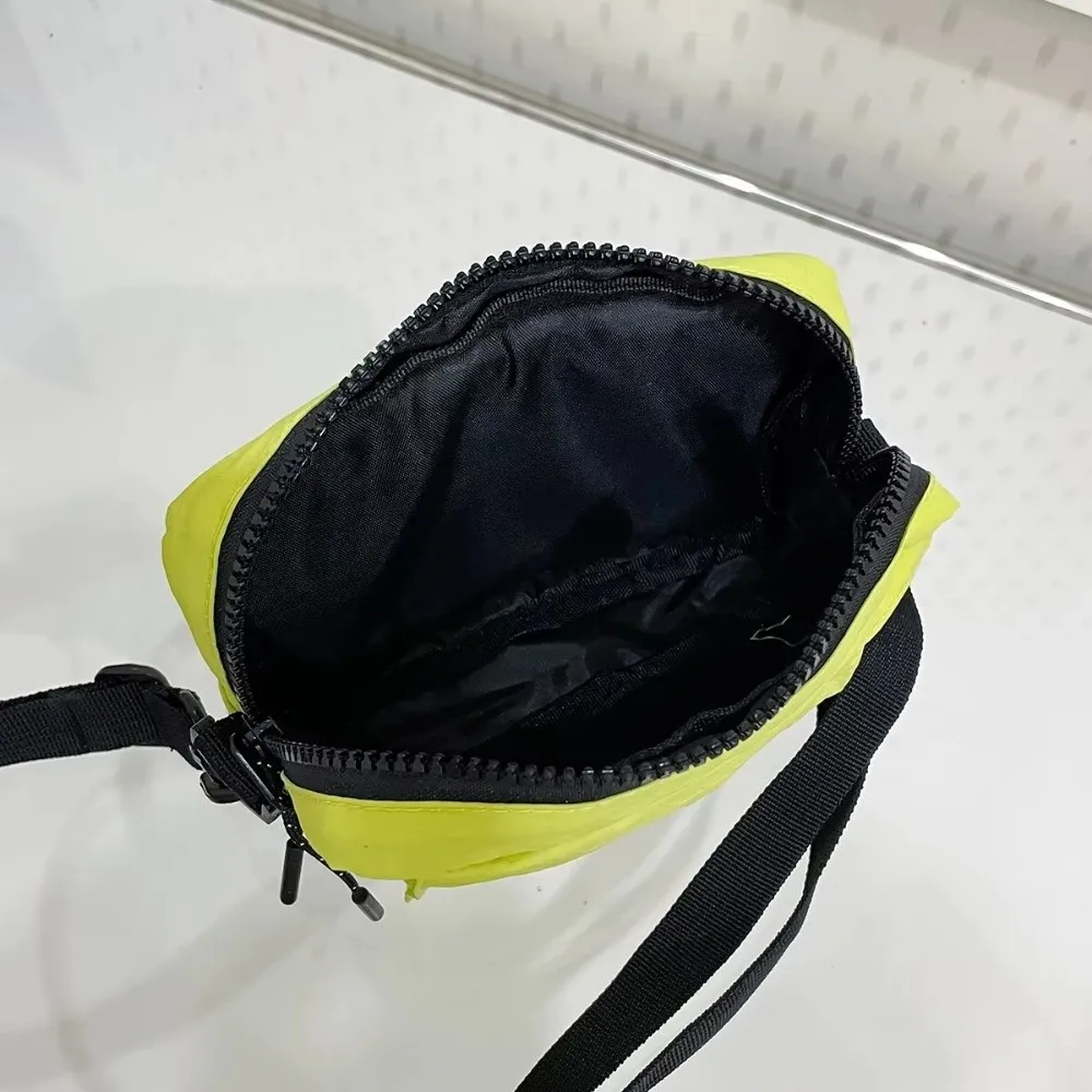 حقيبة هاتف كروس عصرية متعددة الاستخدامات على الطراز الياباني حقيبة كتف صغيرة الحجم خفيفة الوزن مقاومة للماء من النايلون للجنسين