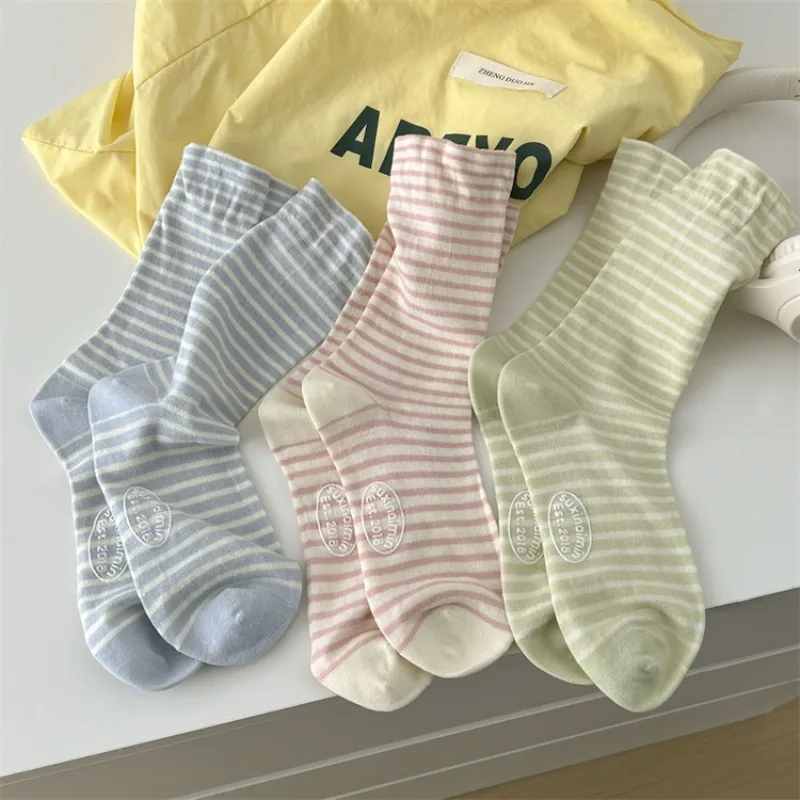 

Casual Striped Women Socks Hip Hop Skateboard Long Socks Women Korean Fashion Cotton Breathable Girls Middle Tube Socks Fashion