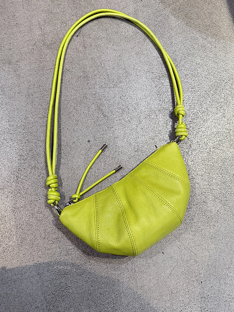 

Top Layer eepskin Horn Bag New Small Leather f Moon Saddle Bag Casual Single oulder Slant Cross Bag Versatile Crossbod...