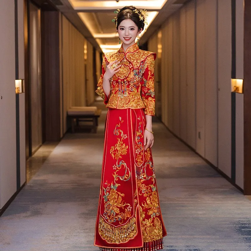 Luxurious embroidered new Chinese-style dragon and phoenix gown wedding dress for going out