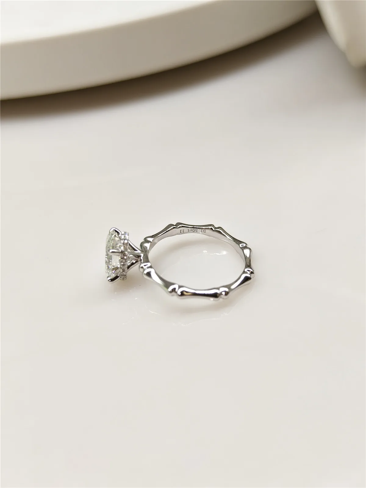 10K Solid Gold Lab-grown แหวนเพชร IGI รูปไข่ 1.5CT ไม้ไผ่แหวนเครื่องประดับงานแต่งงานแหวน 18K gold แหวนหมั้นที่กําหนดเอง PT950