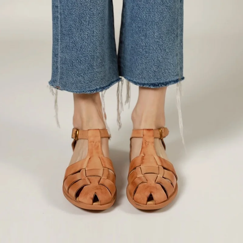 Womens\' Sandals Vintage Gladiator Buckle T-Strap Closed Toe Ladies Shoes Cowhide Shoes On Low Heel Roman Style Summer Sandal