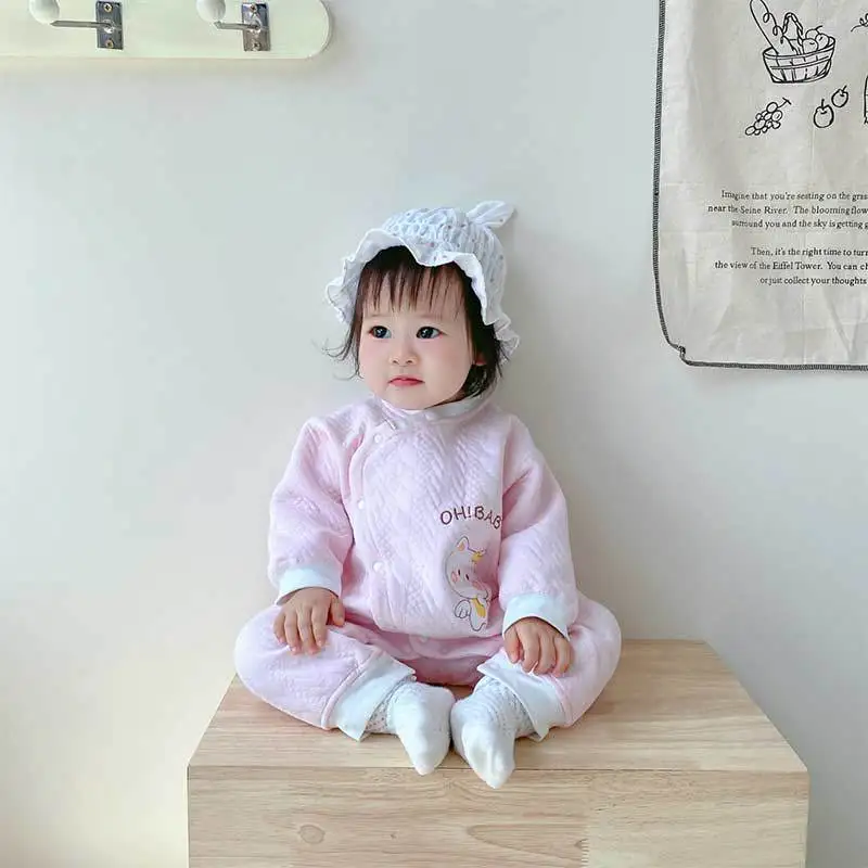 Baby jumpsuit to keep warm in spring, autumn and winter, boneless quilted newborn baby clothes, outdoor rompers, jacket