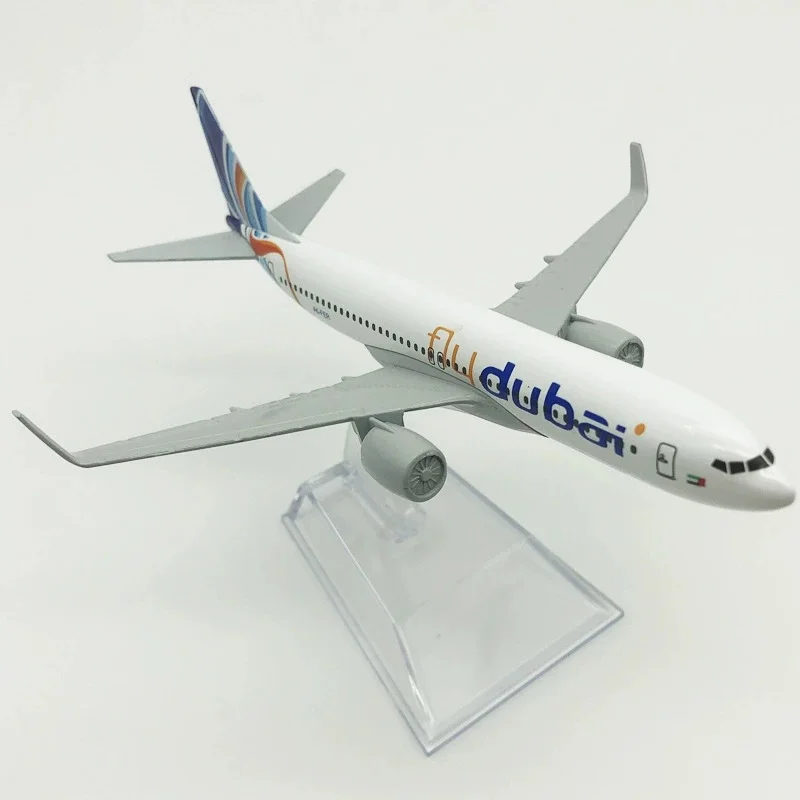 طائرات مصغرة 1/400 مقياس سبيكة نموذج 16 سنتيمتر B737 يطير دبي الخطوط الجوية محاكاة الطائرة مع قاعدة زخرفة عشاق الطيران