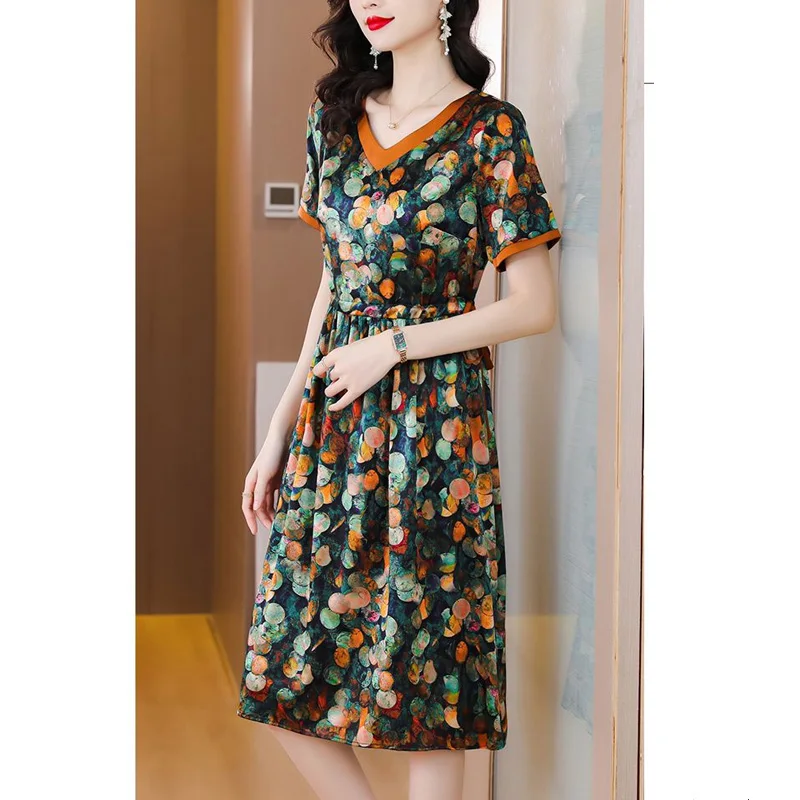 2023 New Summer Fashion Commuting Simple Contrast V-neck Exquisite Print Lace Up Waist Covering Belly Oversize Women's Dress