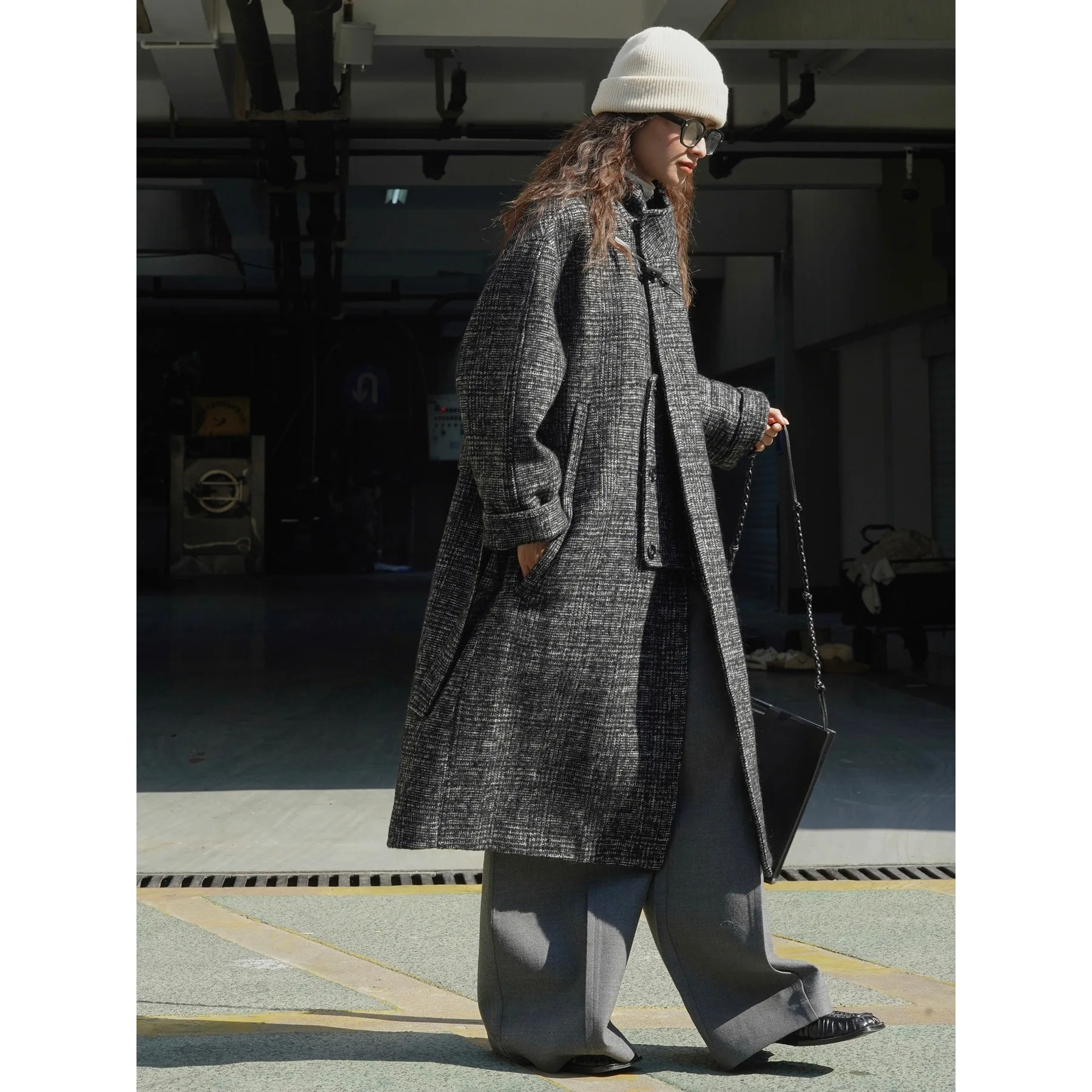 Winter new Korean version retro Chinese horn buckle woolen coat loose and thin heavy coat women