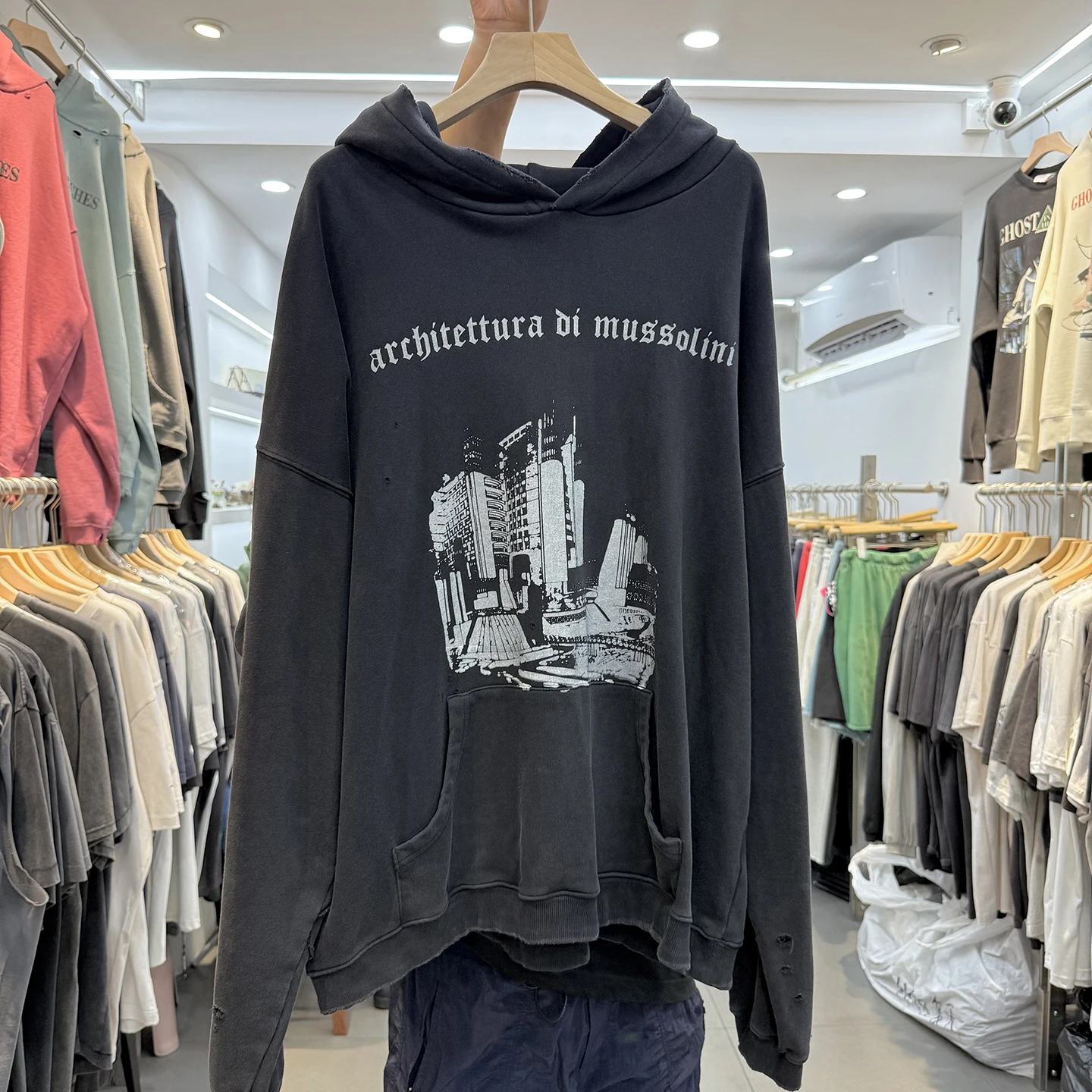 Hoodie Retro Americano com Estampa de Letras e Buracos Desgastados, Jaqueta Casual Oversize Unissex para Homens e Mulheres
