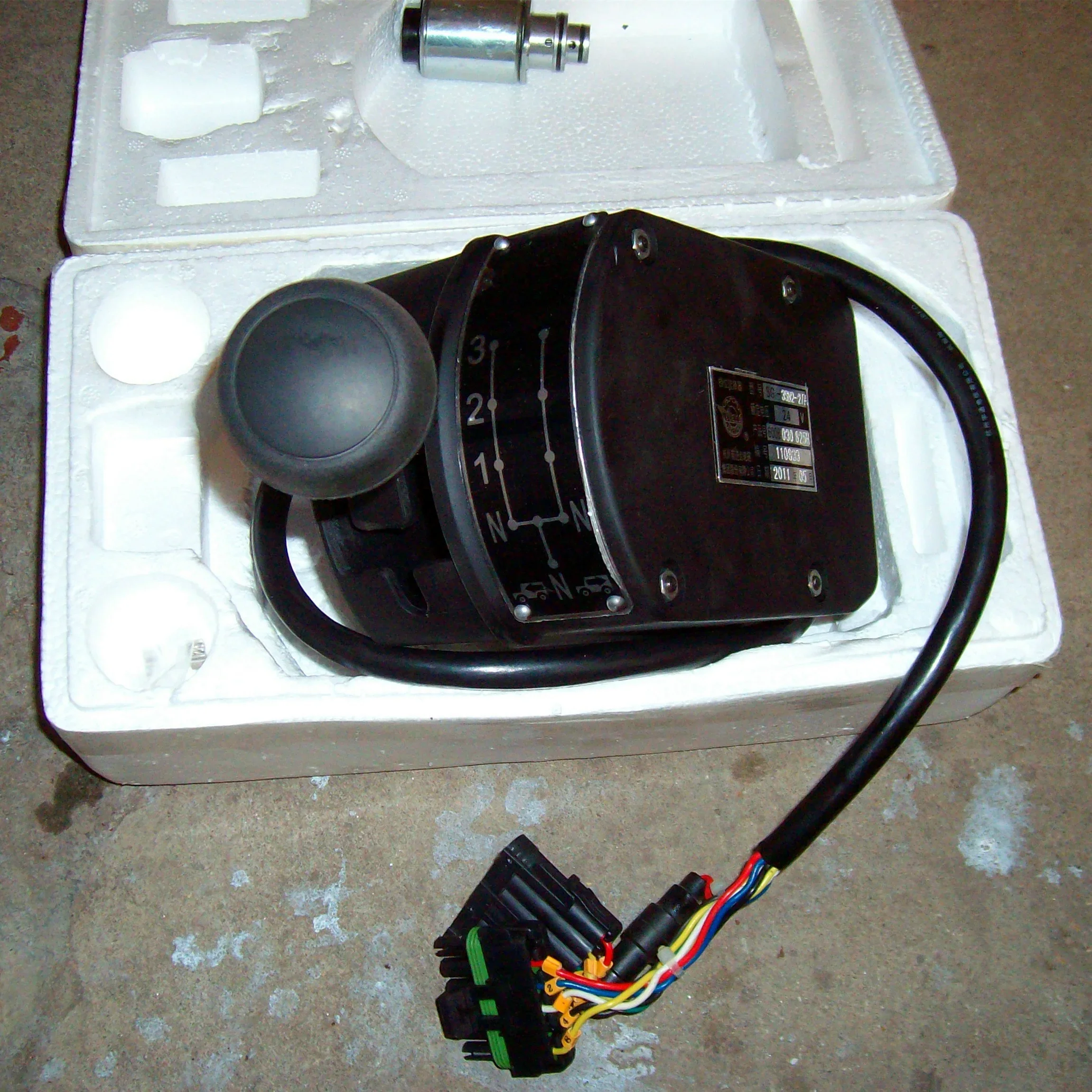 SG-6/A 24V Transmission Gear Selector 6006030801 For Motor Grader