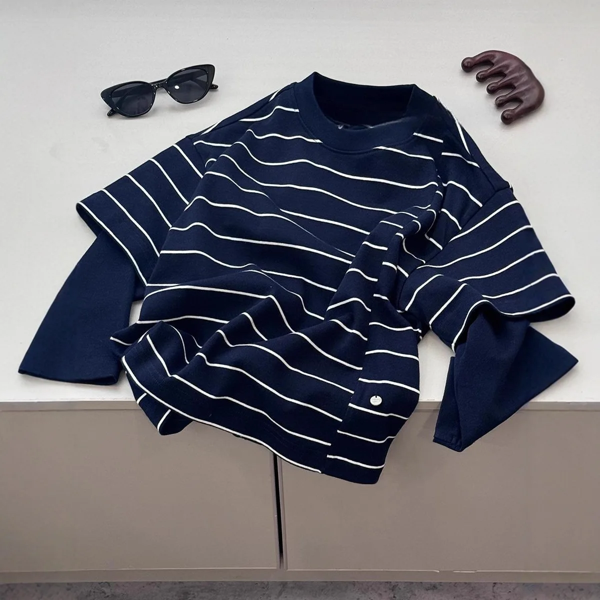 

Boys' Fake Two-Piece Spliced Long Sleeved T-Shirt 2025 Autumn Children's Striped Casual Western Style Sweatshirt