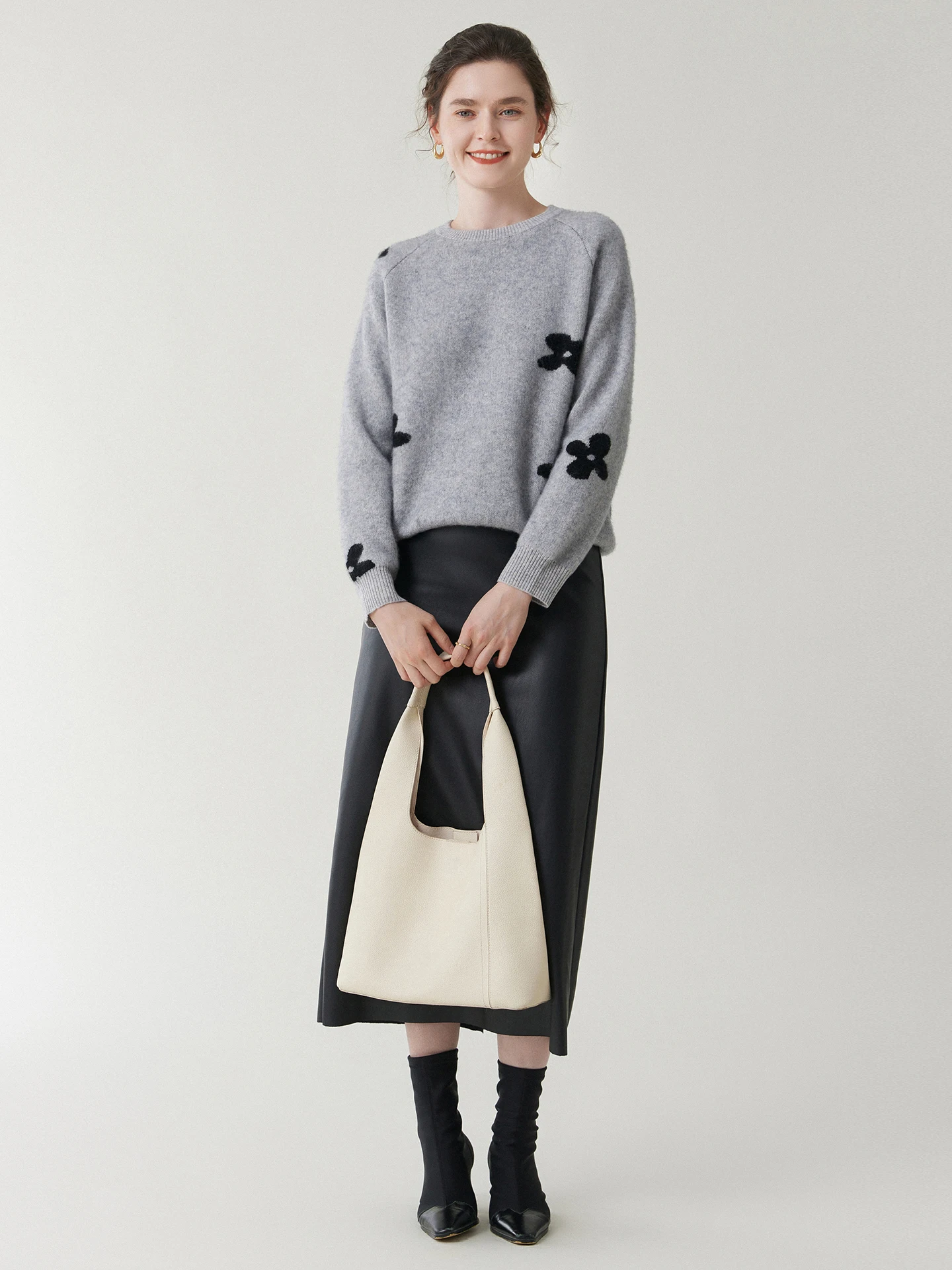 Autumn Winter New O-neck Cashmere Pullover Sweater Women Loose Thickened Versatile Jacquard Fashion Knitted Coat Elegant Gentle