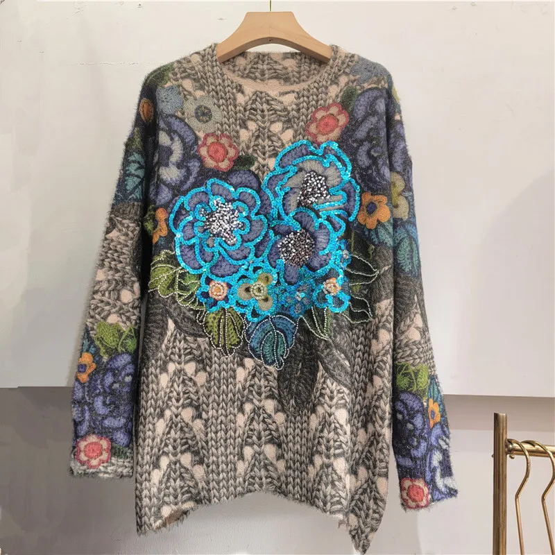 WTHT เสื้อสเวตเตอร์แฟชั่นผู้หญิงสไตล์วินเทจ ลายดอกไม้ปักเลื่อม ทรงหลวม รุ่นปี 2025 เสื้อแขนยาว คอกลม สำหรับผู้หญิง รุ่น 1LS2503