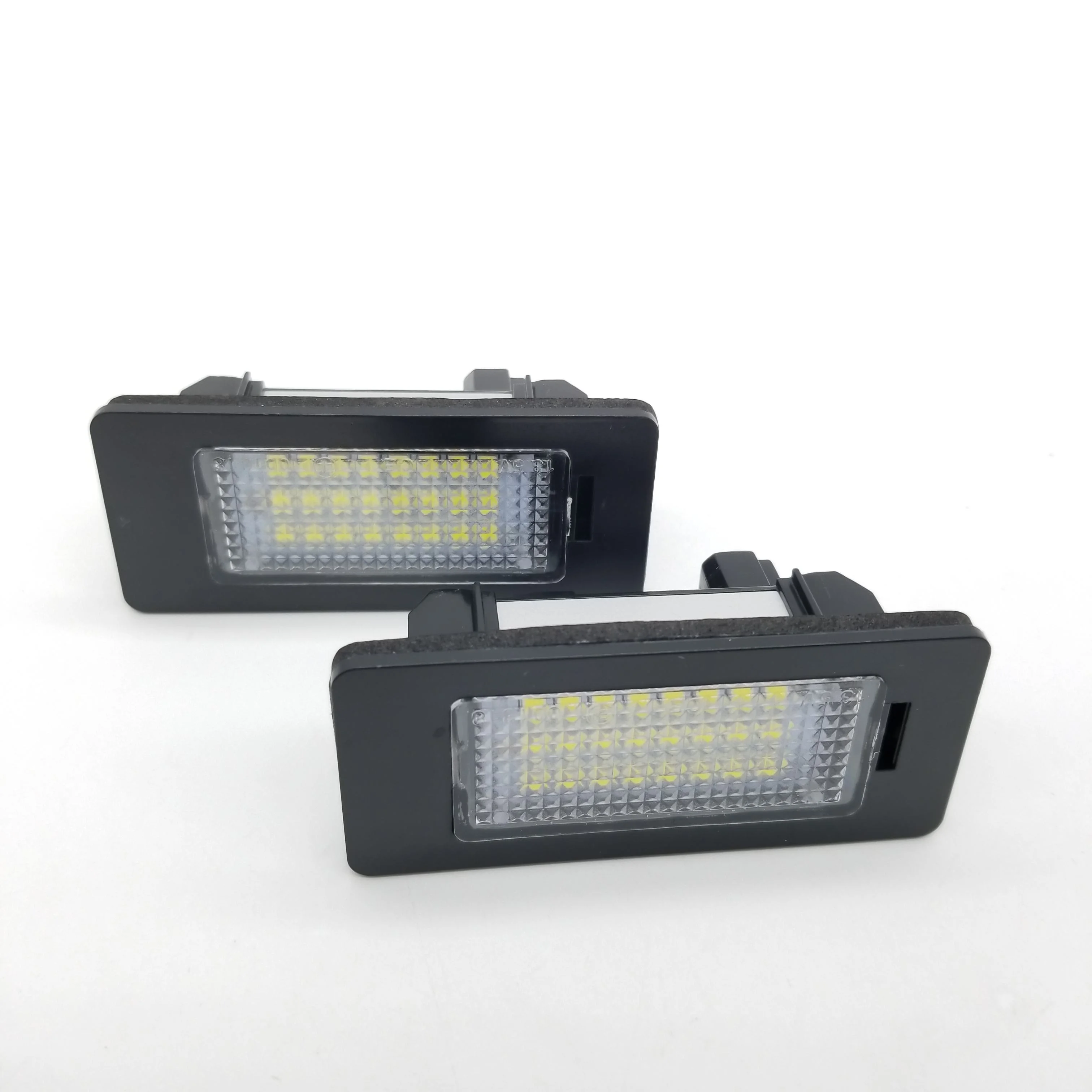 New Brightness 2PCS LED License Number Plate Lights for BMW E46 E60 E70 X5 E71 E82 E88 E90 E91 E92 E93 M3 E39 63267165646