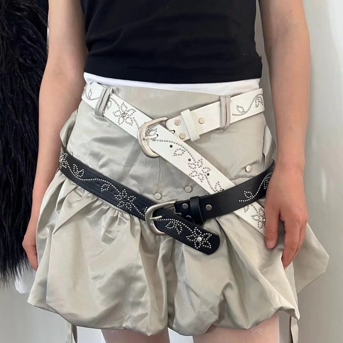 

2025 New Niche Punk Style Ladies Hip hop Fashion Trendy Belt White Jeans Skirt Clothing Accessories Popular Elements Black Women