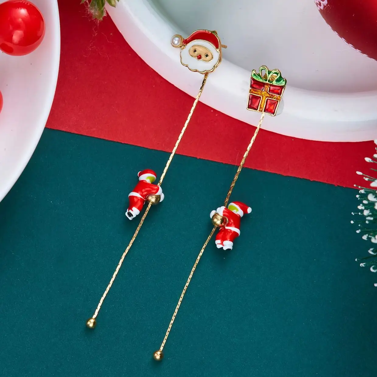 Fashion Moving Santa Claus Tassel Dangle Earrings for Women Santa Christmas Tree Asymmetric Long Chain Earrings Jewelry Gift