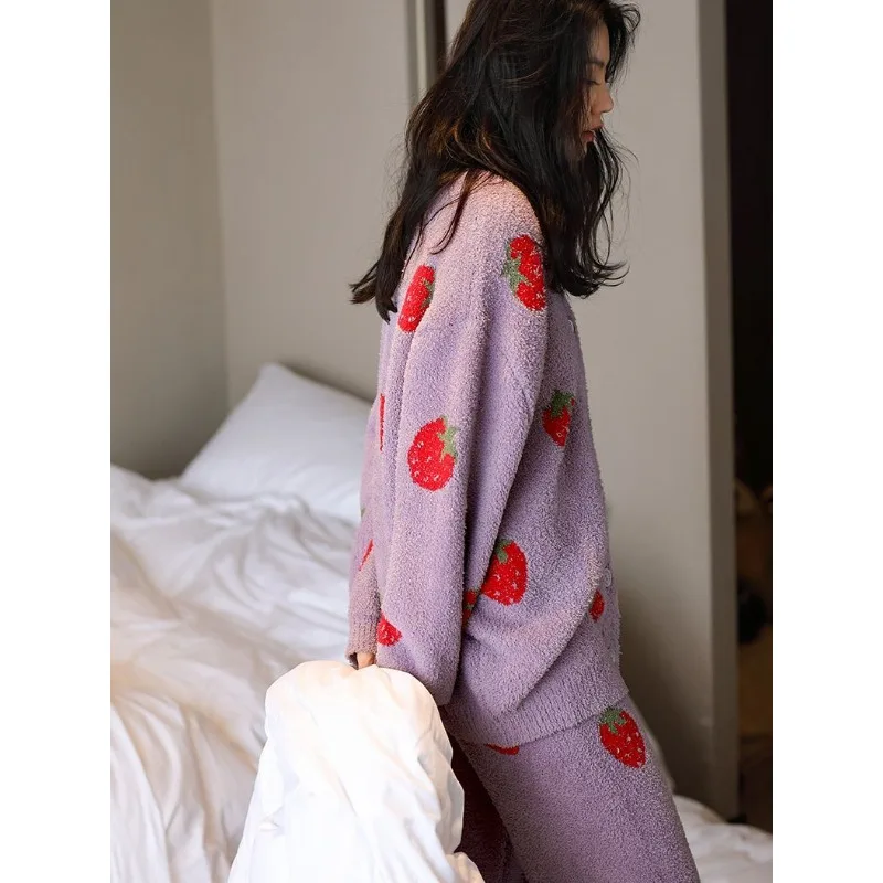 2023 New King Size Winter Coral Fleece Pajamas Women\'s Loose Sweet Strawberry Homewear Set V-neck Cardigan Warm Loungewear