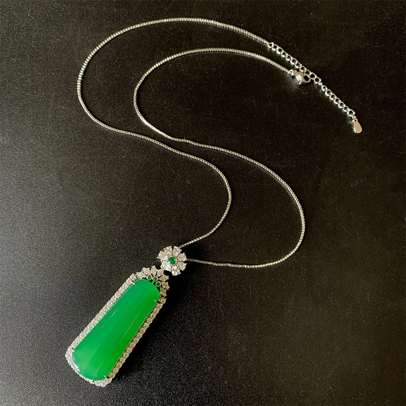 Luxury brand genuine real jewels New Wushi Green Ping An Brand Necklace About 2 * 6cm Temperament Female Accessory Jade Pendant