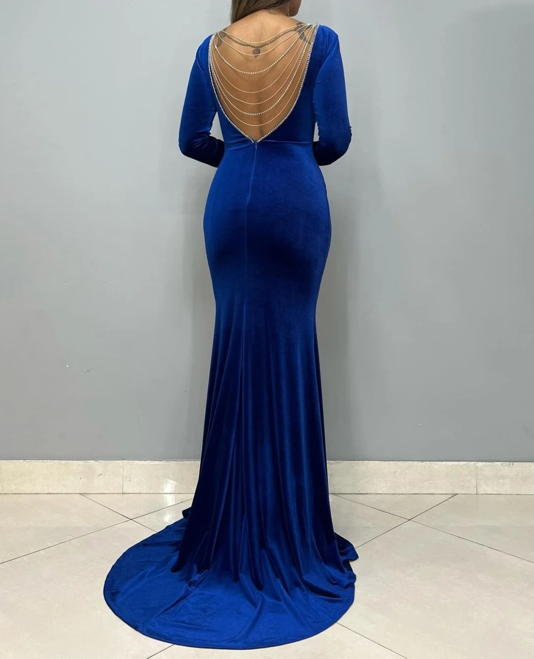 Customized Elegant Long Royal Blue Evening Dresses Mermaid Beaded O-Neck Velvet Black Sweep Train Zipper Prom Dress for Women image 2