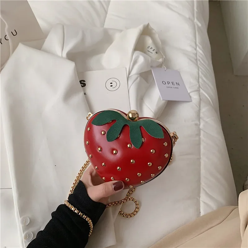 2024 Summer Fashion Cute Heart Strawberry Bag Small Fresh Chain Messenger Bag Rivet Women\'s Shoulder Bag