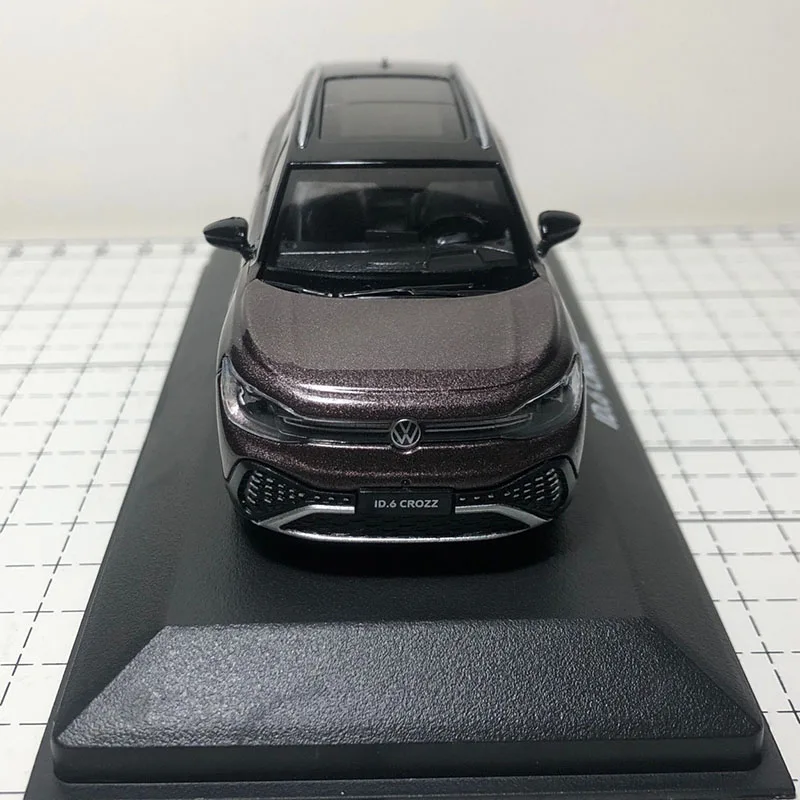 1:43 Scale ID.6 CROZZ SUV New Energy Alloy Car Model Ornament