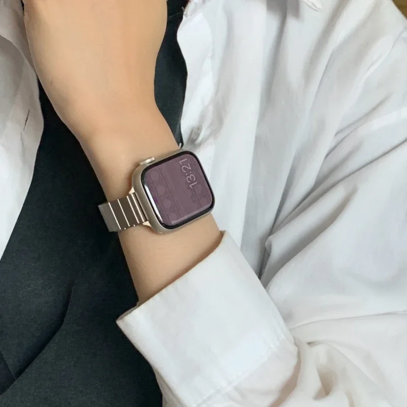 Cinturino in metallo acciaio inossidabile per Apple Watch 44mm 40mm 45mm 41mm 42/46mm 49mm Bracciale per iWatch Ultra Series 10 9 8 SE 7 6 5 4