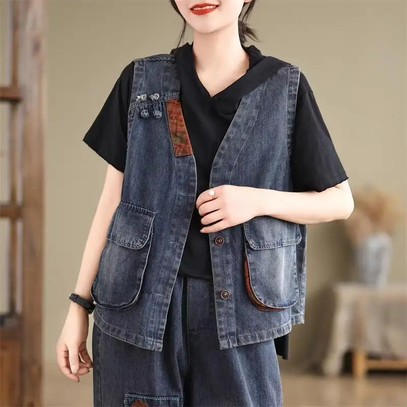 

Spring Autumn Vintage fashion embroidery denim vest women V-neck casual Dial buckle sleeveless jacket female jean Waistcoat T385