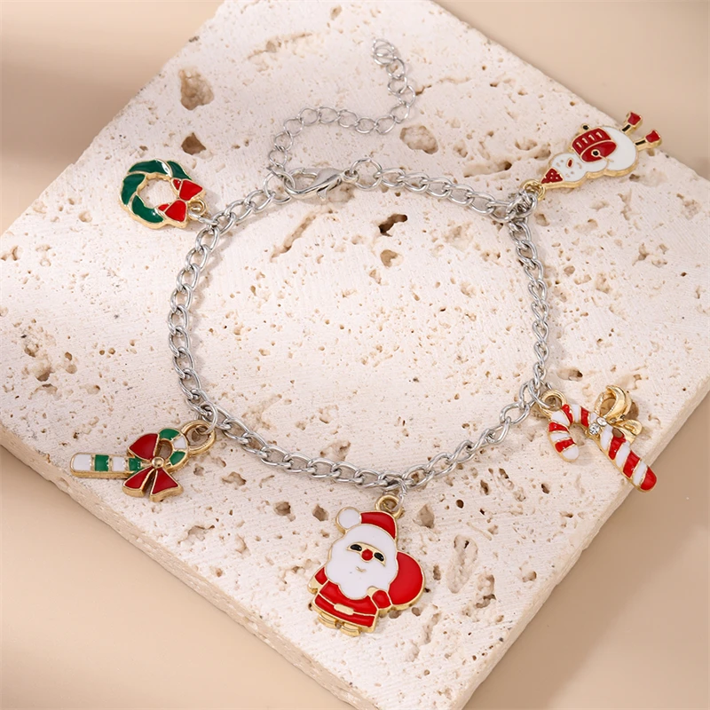 Modisches Weihnachtsarmband für Damen, Metallarmband mit Weihnachtsmann-, Baum- und Rentier-Anhängern, Mädchenarmband, Neujahrsfest-Schmuck, Geschenkidee – Detail 7