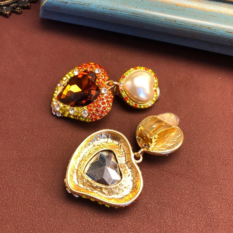 Innovative No ear piercing ear clip love brown pendant fashion inlaid rhinestone ear clip earrings jewelry