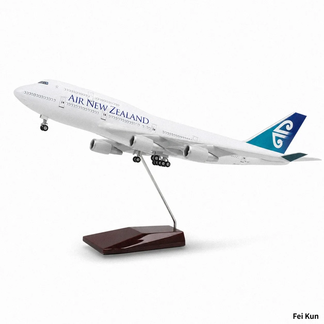 B747 New Zealand Airlines 47cm Die-Cast Resin Materials 1/150 Scale Model With wheels and landing gear for Display or as a Gif