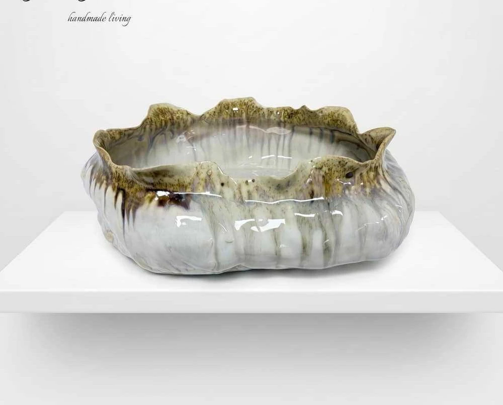 Kiln-changing flow glaze hand-pinch special-shaped ceramic flower ware, modern art soft decoration