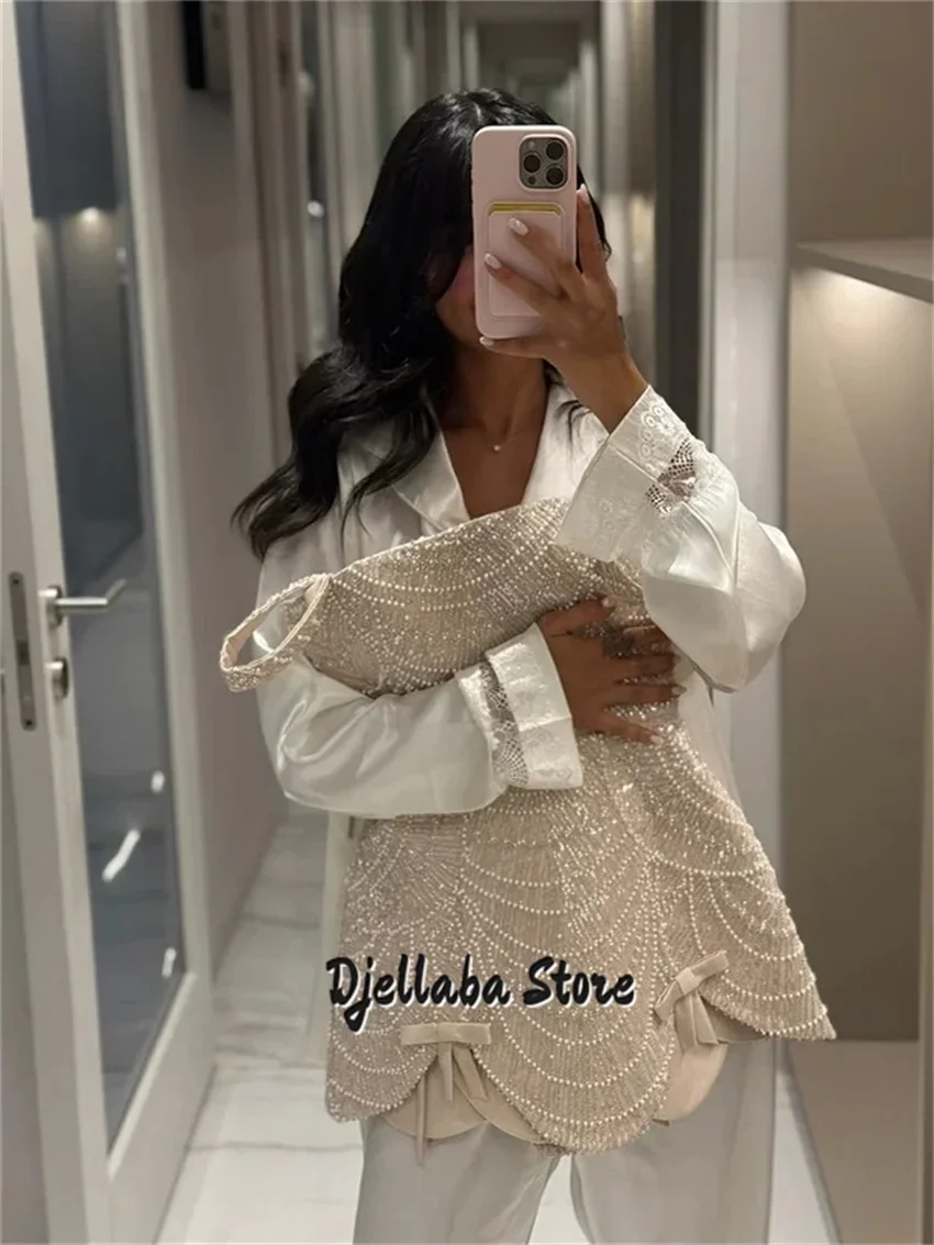 Elegantes, mit Perlen verziertes Saudi-Arabien-Rosa-Abendkleid mit Cape-Kristallen, Partykleid mit langen Ärmeln فسات Adri • Na__ Prom Dress Maßgeschneidert