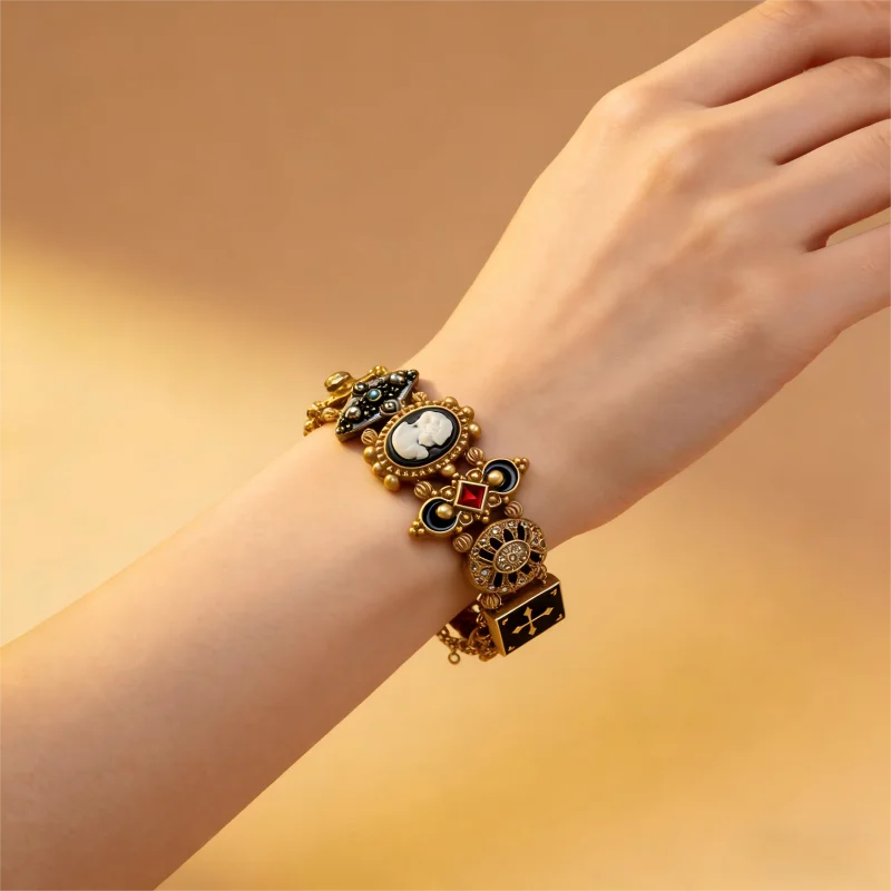 

Women's Vintage Multi-Element Bracelet, Geometric Flower Playing Card Portrait Cuff Jewelry for Daily Wear, Party & Gifting
