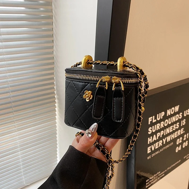 

Women's stylish shoulder bag, classic mini handbag, women's small square bag, crossbody bag, metal chain handbag