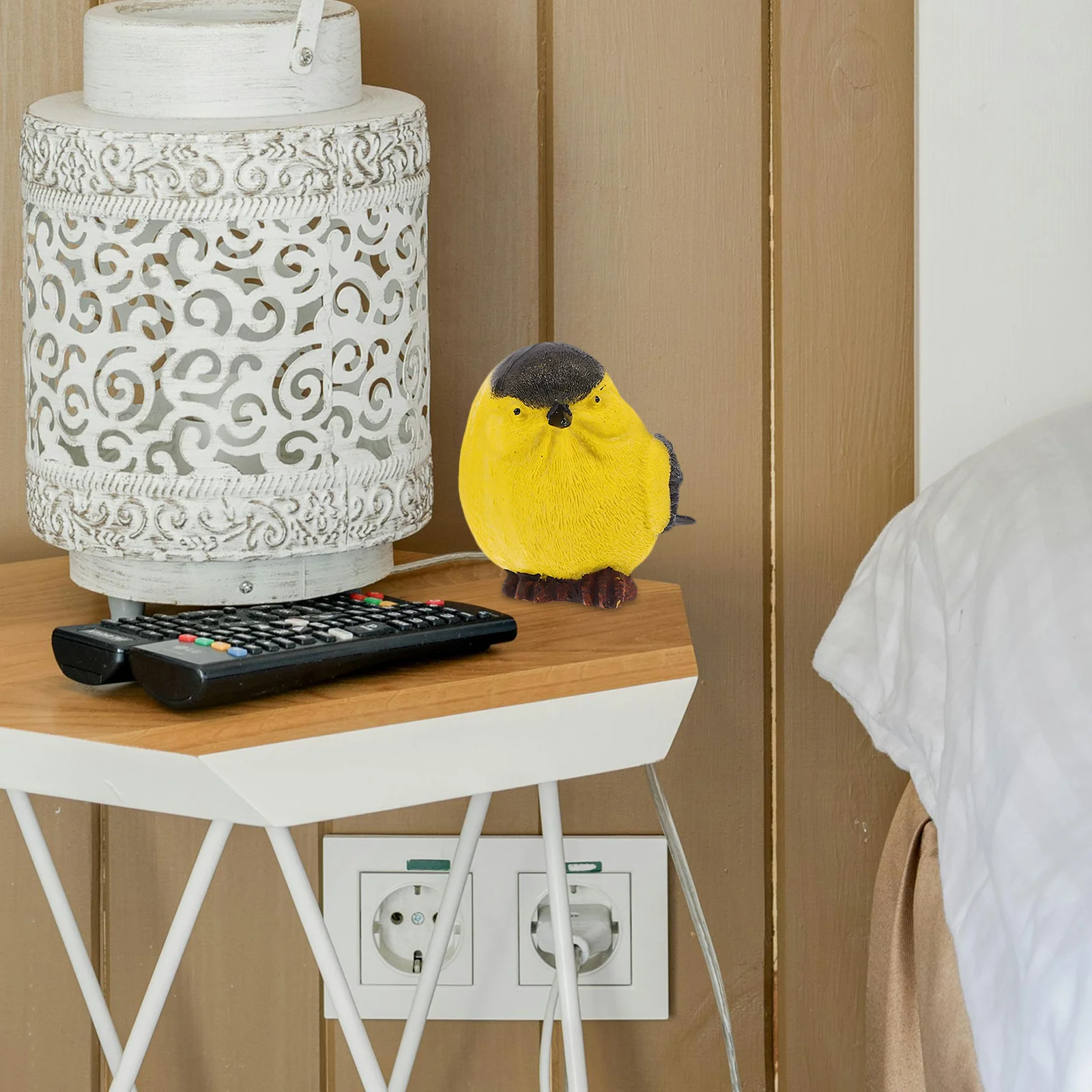 

3Pcs Country Style Artificial Bird Resin Decoration Realistic Bird Ornament Garden Living Room Wedding Party Accessories