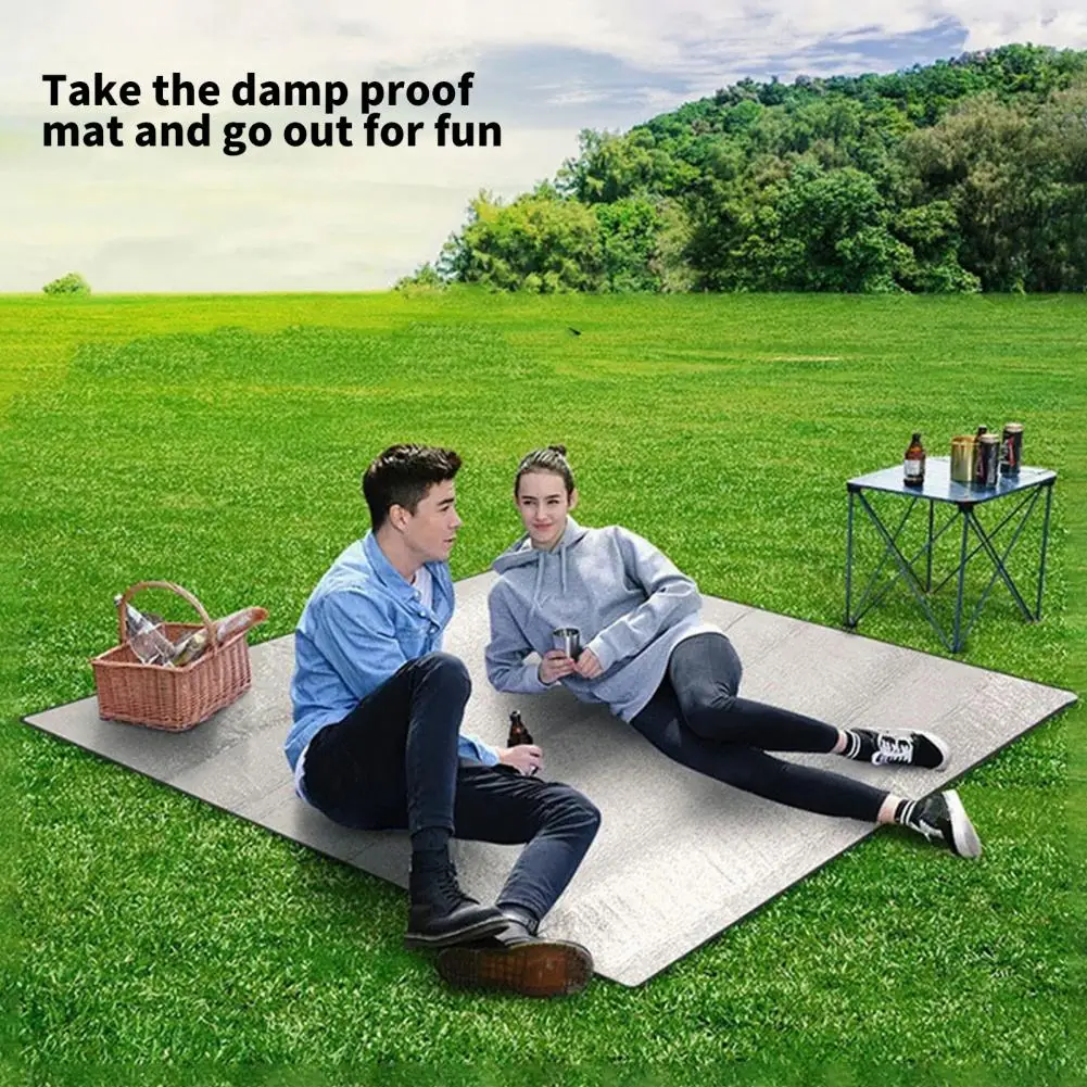 

Picnic Mat Waterproof Insulating Aluminum Foil Camping Mat with Foam for Reflecting Heat Moisture-proof Outdoor for Warmth