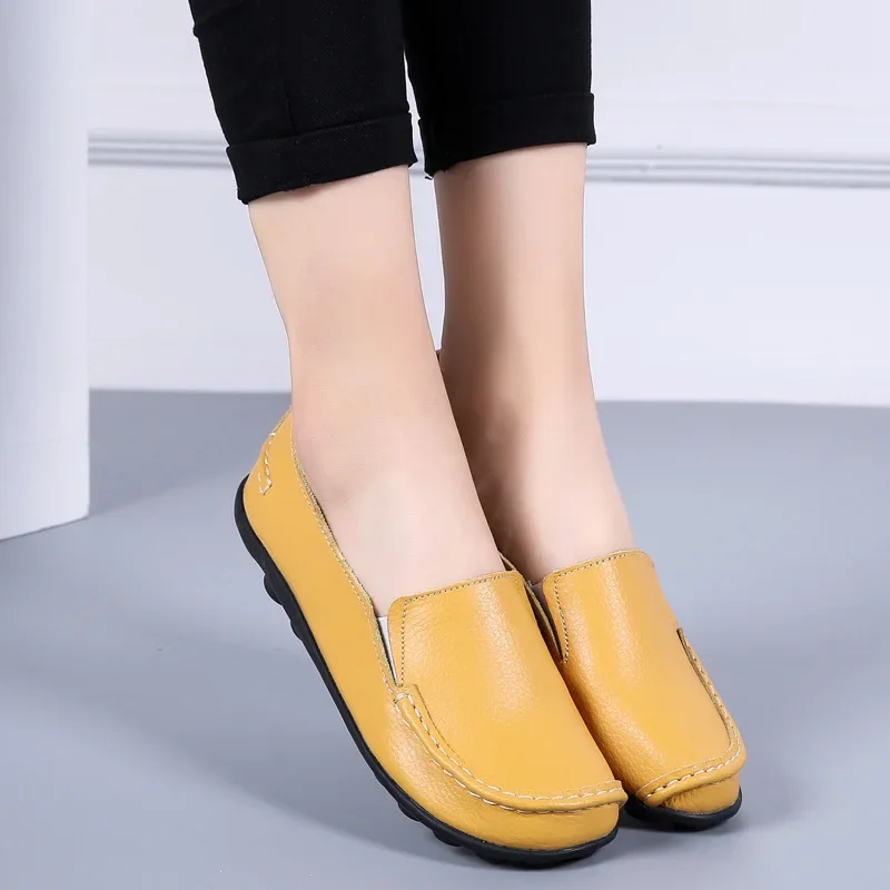 2023 New Women Flat Shoes Woman Soft Moccasins Women Boat Shoes Genuine Leather Ladies Casual Shoes Femme Slip on Loafers  35-44