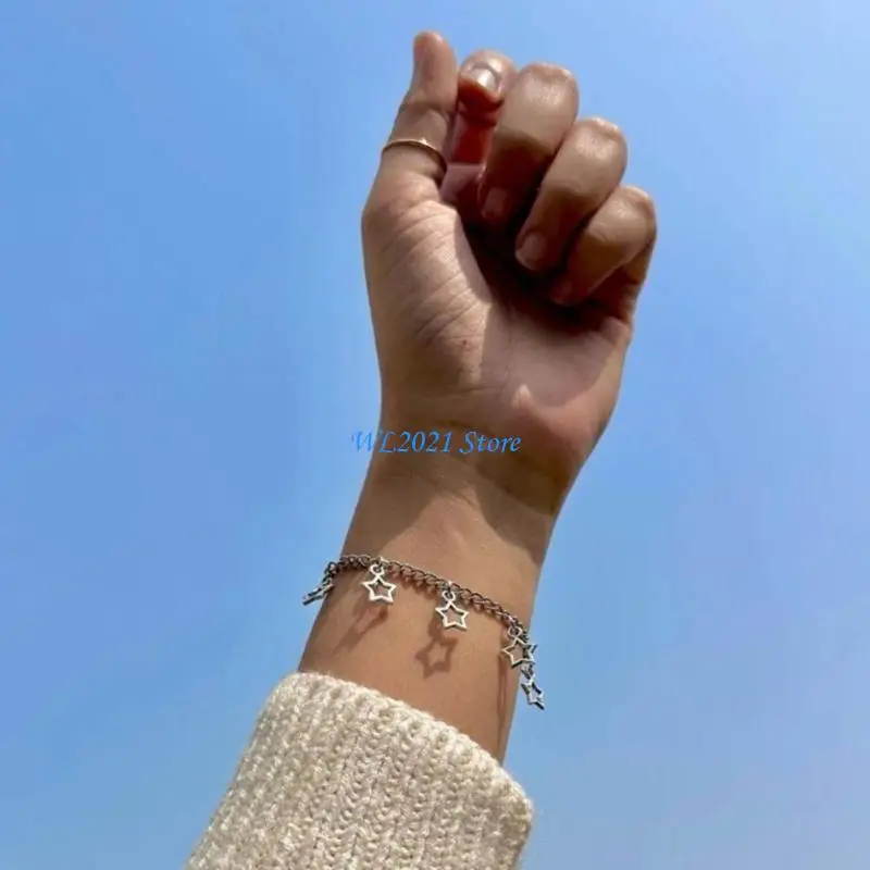 

G5GC 100Pcs Five-Pointed Star Tassels Pendants Hollow Star Earrings Clip Parts Tags for DIY Keychain Necklace Jewelry Making